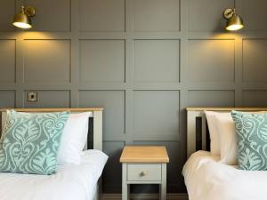 Exceptional Holiday Home 7 in Pickering with Hot Tub