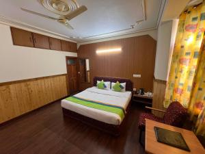 Woodstock Inn Manali 800 Mtrs from Mall Road