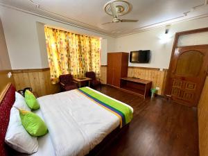Woodstock Inn Manali 800 Mtrs from Mall Road