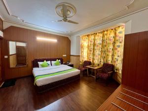 Woodstock Inn Manali 800 Mtrs from Mall Road