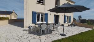 Maisons de vacances Maison de 4 chambres a Grandcamp Maisy a 100 m de la plage avec vue sur la mer jardin clos et wifi : photos des chambres