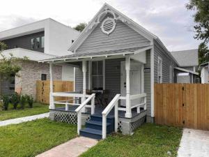 Cozy Studio Bungalow Steps To Armature Works