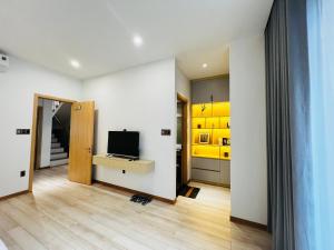 Phòng Deluxe Giường Đôi Có Ban Công (Deluxe Double Room with Balcony)