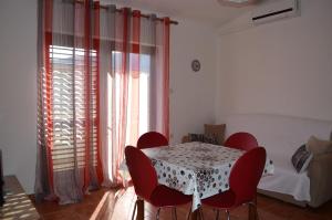 Apartments Sersic Baska