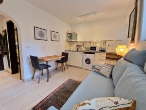 Artistic Apartment in Center