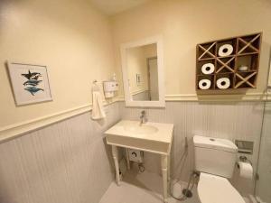 Summer Hua Hin by Tai