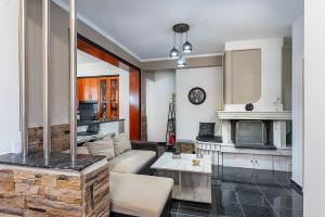 Sun & Waves Beachfront Suite