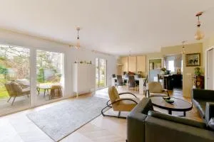 EXIGEHOME-Comme une maison avec jardin et parking privé - Vaucresson