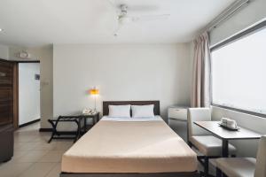 Governor Forbes Inn - Manila City Center