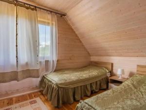 Agrodomek nad stawem