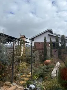 Tamara's House - Navdaraantkari