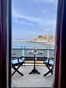 Deluxe Suite with Balcony and Sea View room in Erietta Suites