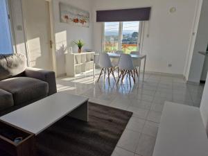 Blue pearl, seaside aprtm with pool at Latchi Marina