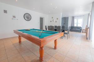 *Disneyland-Paris à 20 min* 11 pers, Golf, Billard