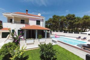 Luxury villa with a swimming pool Zadar - Diklo, Zadar - 22230