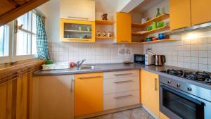 Apartments with parking space Mrkopalj, Gorski kotar - 19212