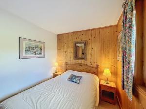 Appartement Mont Blanc : 2 chambres, terrasse, parking et équipements modernes - FR-1-560-131