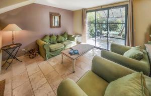 2 Bedroom Cozy Home In Saint-Laurent-De-La-Ca