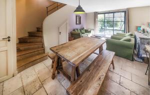 2 Bedroom Cozy Home In Saint-Laurent-De-La-Ca