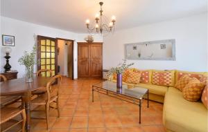 Maisons de vacances Stunning Home In St Maries De La Mer : photos des chambres
