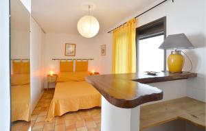 Maisons de vacances Stunning Home In St Maries De La Mer : photos des chambres