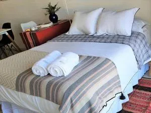 Fantastic spot: Studio w/parking 2 blocks to World Trade Center, 3 to beach - Buceo