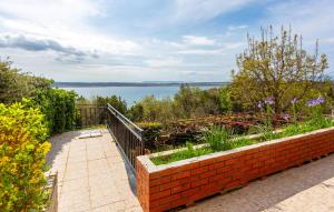 Beautiful Apartment In Dramalj