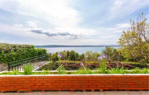 Beautiful Apartment In Dramalj 