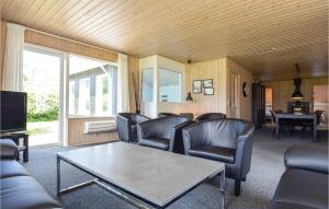 Cozy Home In Humble With Sauna