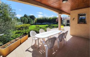 Maisons de vacances 3 Bedroom Gorgeous Home In Creissan : Maison de Vacances 3 Chambres 