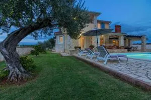 Ferienhaus mit Privatpool für 9 Personen ca 200 qm in Gajana, Istrien Istrische Riviera - Krnjaloža