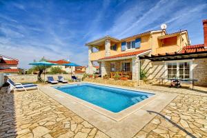 Ferienhaus mit Privatpool für 9 Personen ca 200 qm in Gajana, Istrien Istrische Riviera