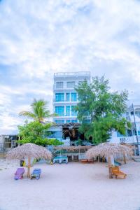 Trinco Beach by DSK