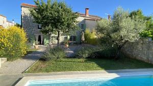 Ferienhaus mit Privatpool für 6 Personen ca 150 qm in Mrgani, Istrien Istrische Riviera 