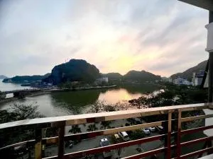 Vân Thái Dương Hotel Cát Bà - 吉婆岛