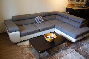 Ariadnis Spacious 3Bd home, 10 mins to Airport, Port, Beach