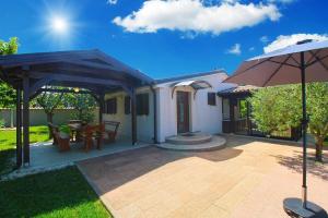 Ferienhaus mit Privatpool für 4 Personen ca 45 qm in Valtura, Istrien Südküste von Istrien