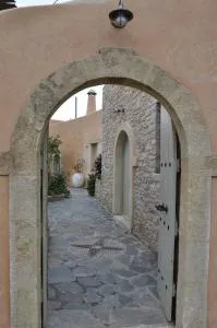 Domus Arch Stone House - Kámbos