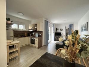 Blizina Mora II Modern Retreat