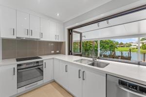 Serene Lakefront Villa, Westlake, Brisbane