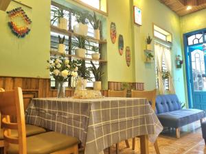 Blue Sea House Quảng Bình - Căn hộ 2 phòng ngủ, phòng khách và phòng bếp