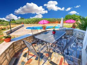 Ferienwohnung für 8 Personen ca 120 qm in Galižana, Istrien Istrische Riviera 