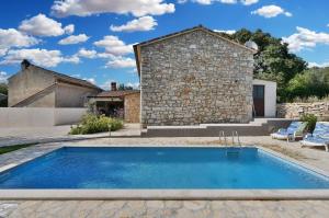 Ferienhaus mit Privatpool für 8 Personen ca 130 qm in Galižana, Istrien Istrische Riviera 