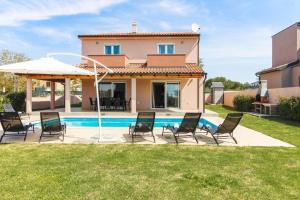 Ferienhaus mit Privatpool für 8 Personen ca 178 qm in Pula, Istrien Istrische Riviera