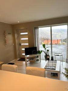 Havn i Etne with fjordview