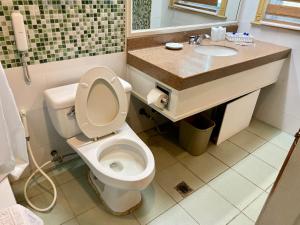 Maharaja Oriental Suite Makati