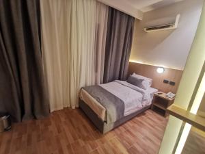 Green Plaza Inn Business &Families Only