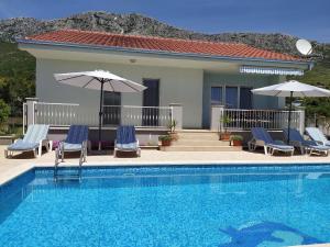 Ferienhaus mit Privatpool für 6 Personen ca 86 qm in Kaštel Gomilica, Dalmatien Kaštela und Umgebung