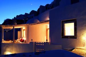 Menias Cave House Santorini Greece