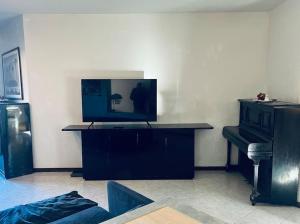 appartamento con giardino a 2 minuti dal lago